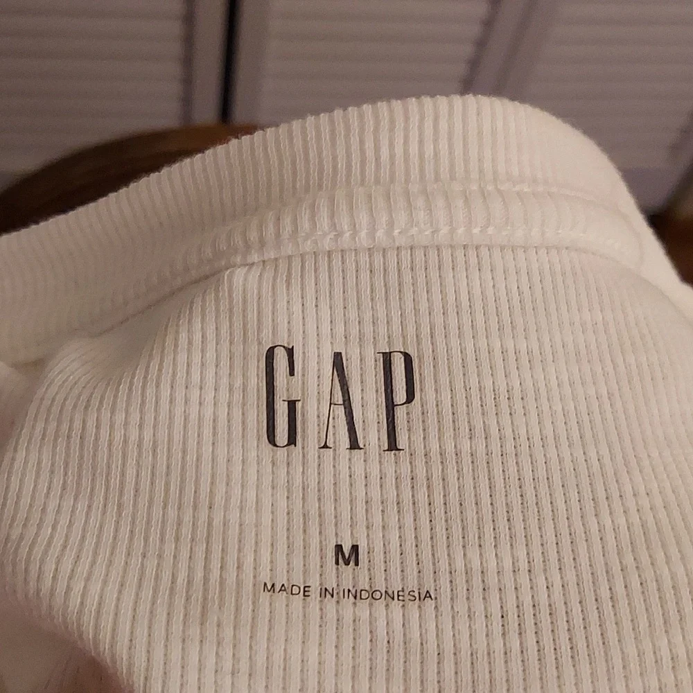 GAP White Ruffle Sleeve Tank Top - Picture 6 of 6
